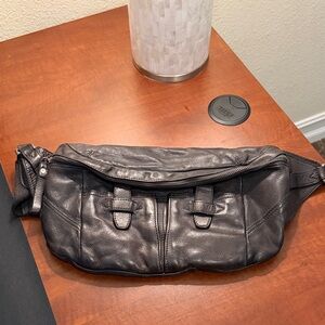 RARE - Frye Leather Sling bag / Belt Bag - carbon